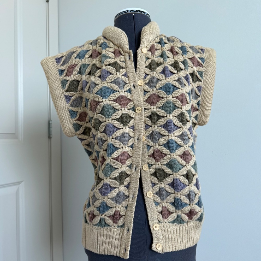 Vintage Geometric Knit Button Front Sleevless Sweater Size Medium - Picture 1 of 8
